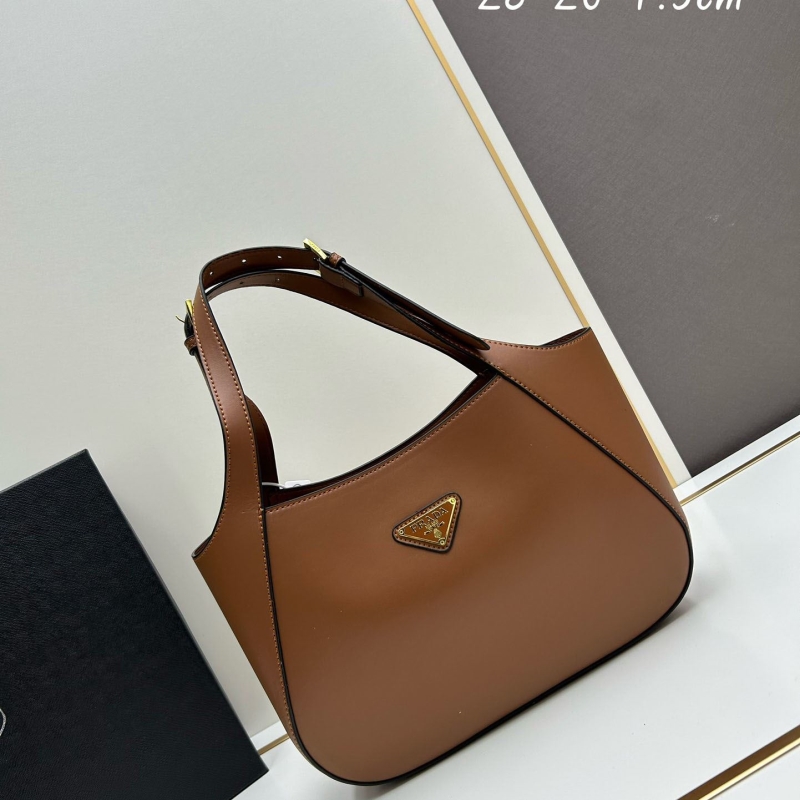 Pra*a shopping bags